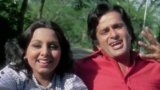 Keh Du Tumhe Ya Chup Rahu Lyrics Deewaar | Shashi Kapoor